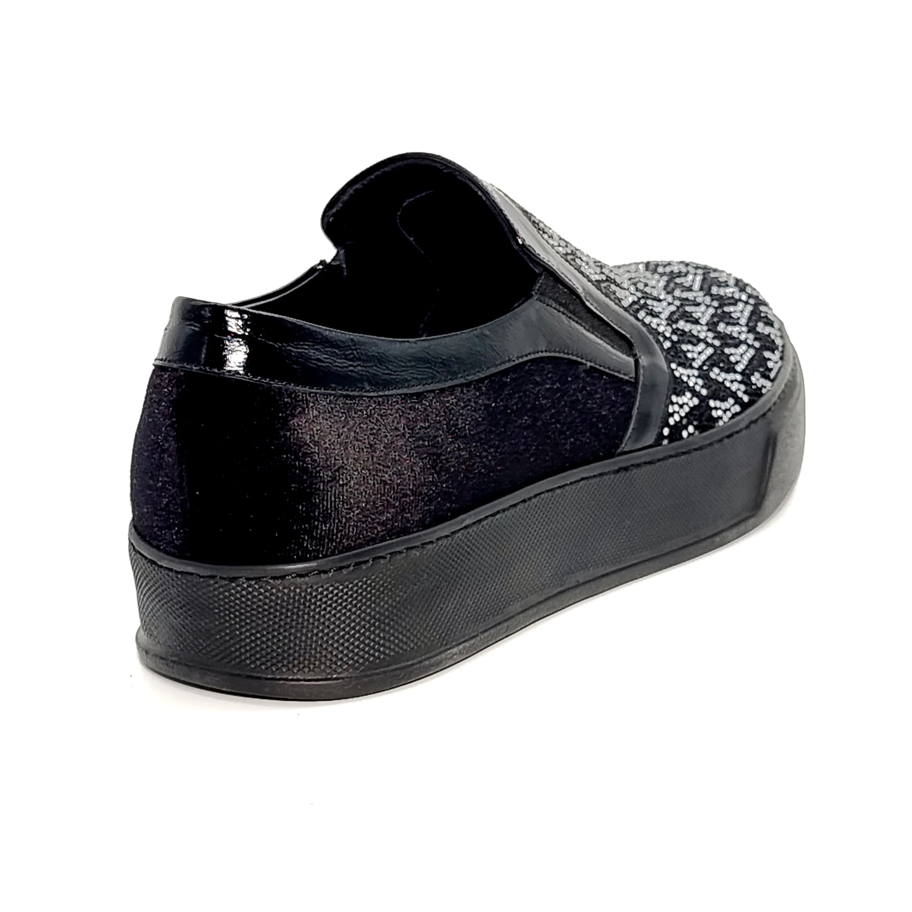 Casual Comfort Sneakers - ELI109