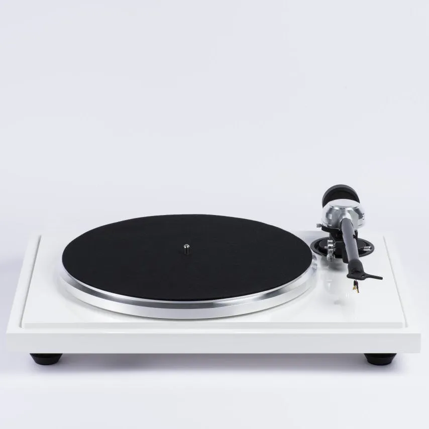 EAT B-Sharp Turntable