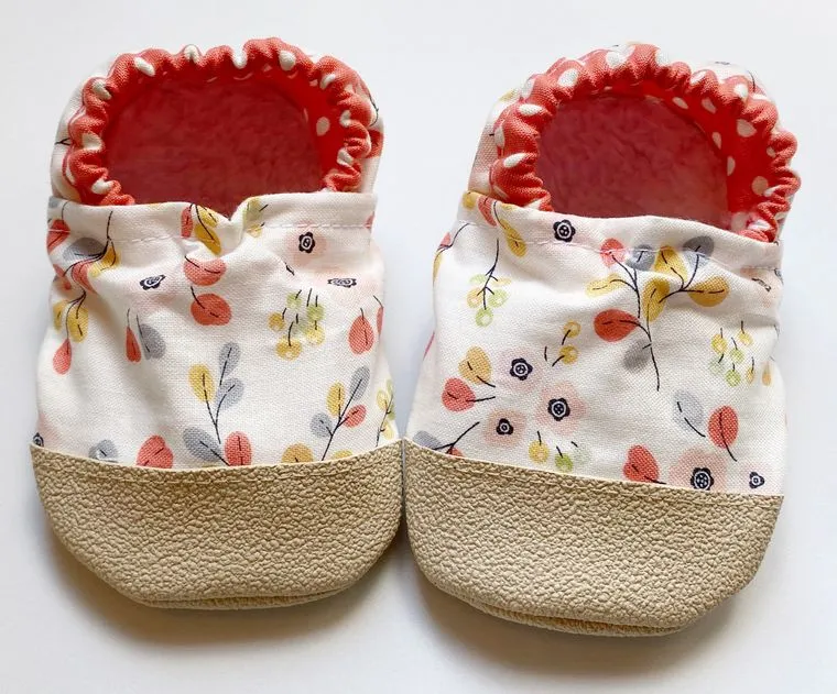 Floral baby moccasins 6-12m