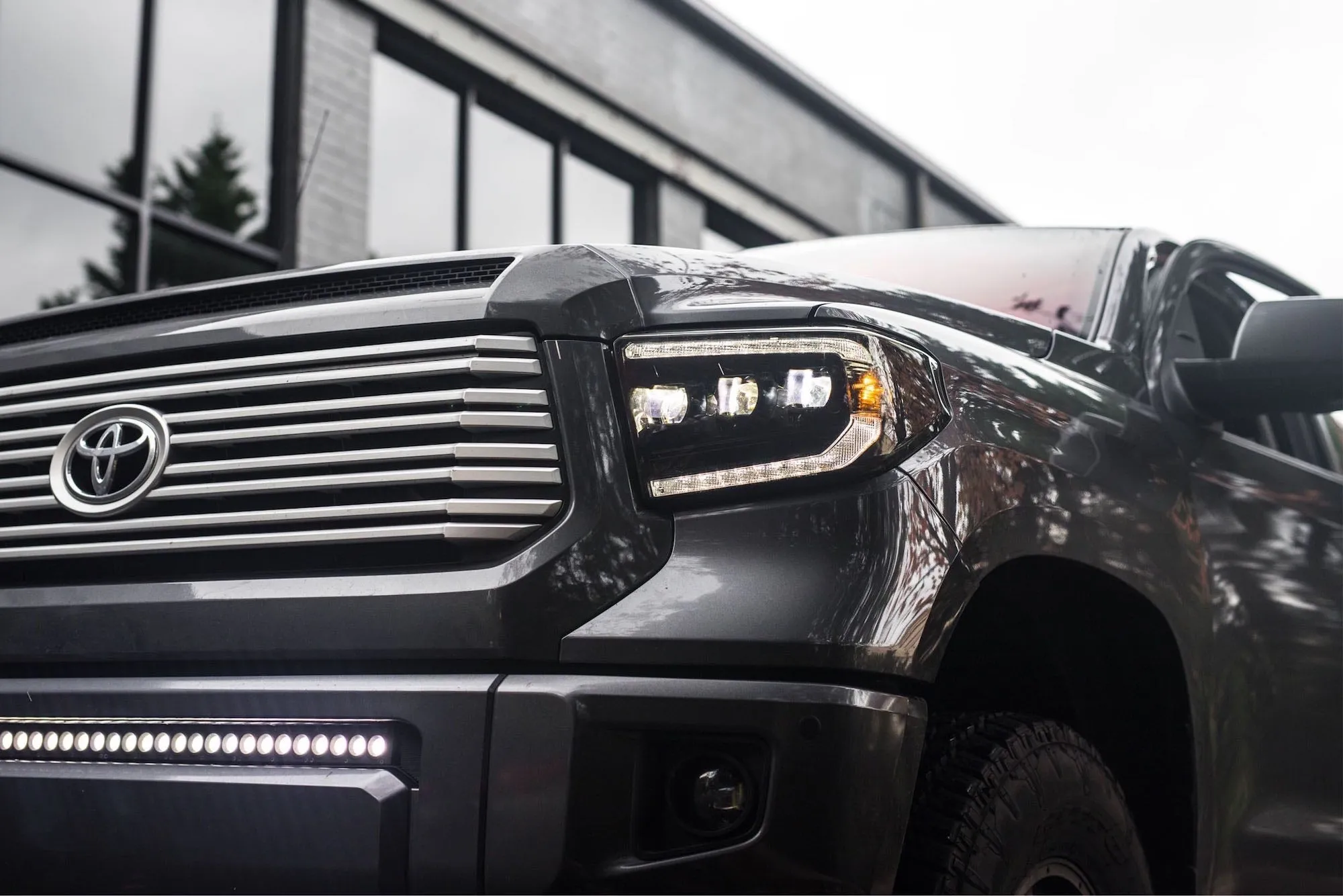 Toyota Tundra (14-20): XB LED Headlights White DRL