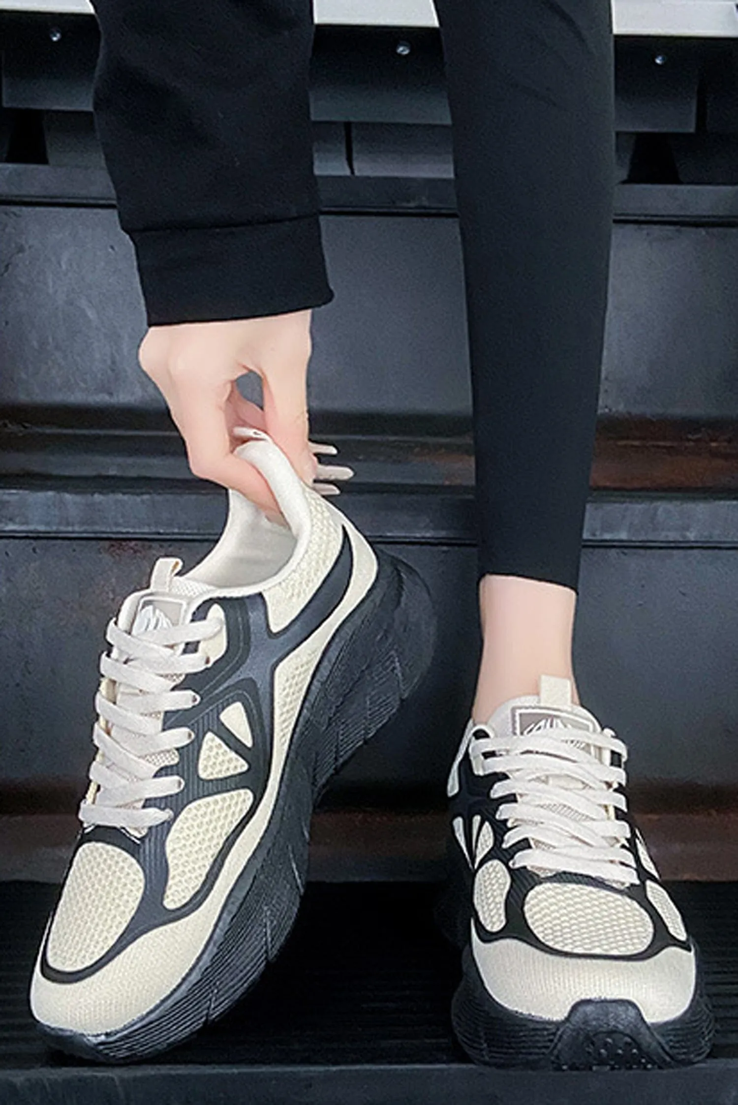 Women's Lightweight Mesh Upper Sneakers